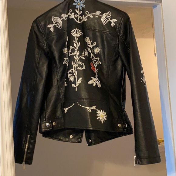 Leather jacket - Picture 3 of 3